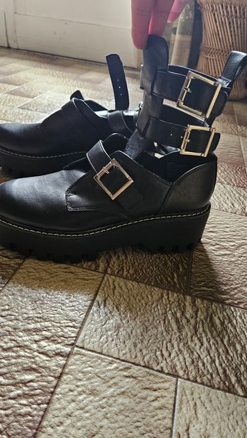 Bottes courtes ajourees