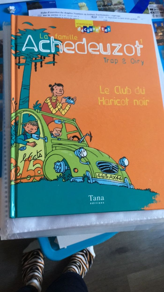 Livre bd la famille achedeuzot le club du haricot noir