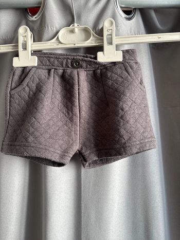 Short fille