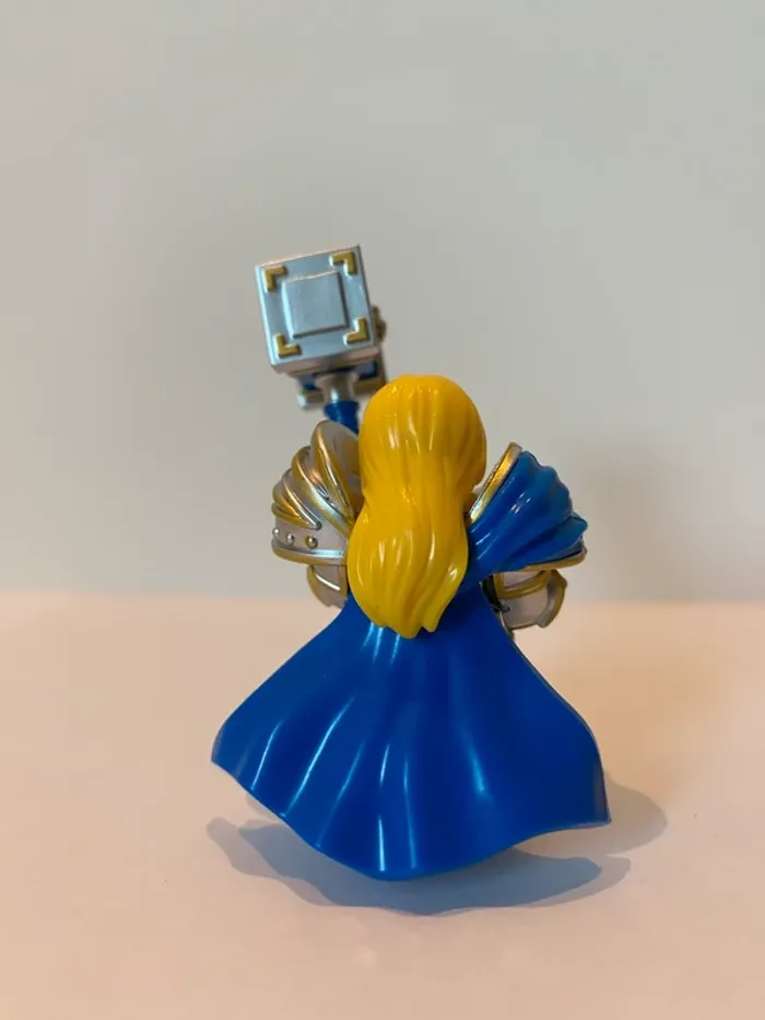 Figurine type lego Arthas. world of Warcraft - photo numéro 3