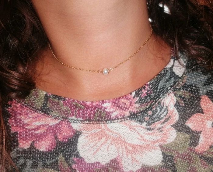 Collier ras de cou chaîne dorée acier inoxydable couleur or perle nacrée