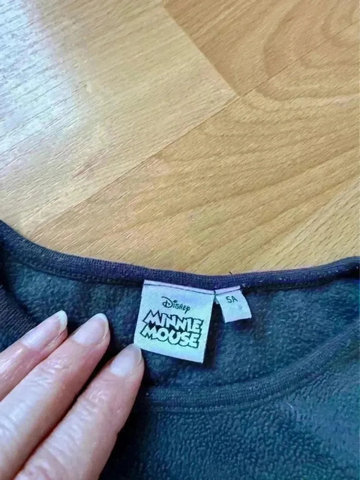 Polaire fine Minnie Mouse - Taille 5 ans - Gris foncé - Très bon état - photo numéro 2