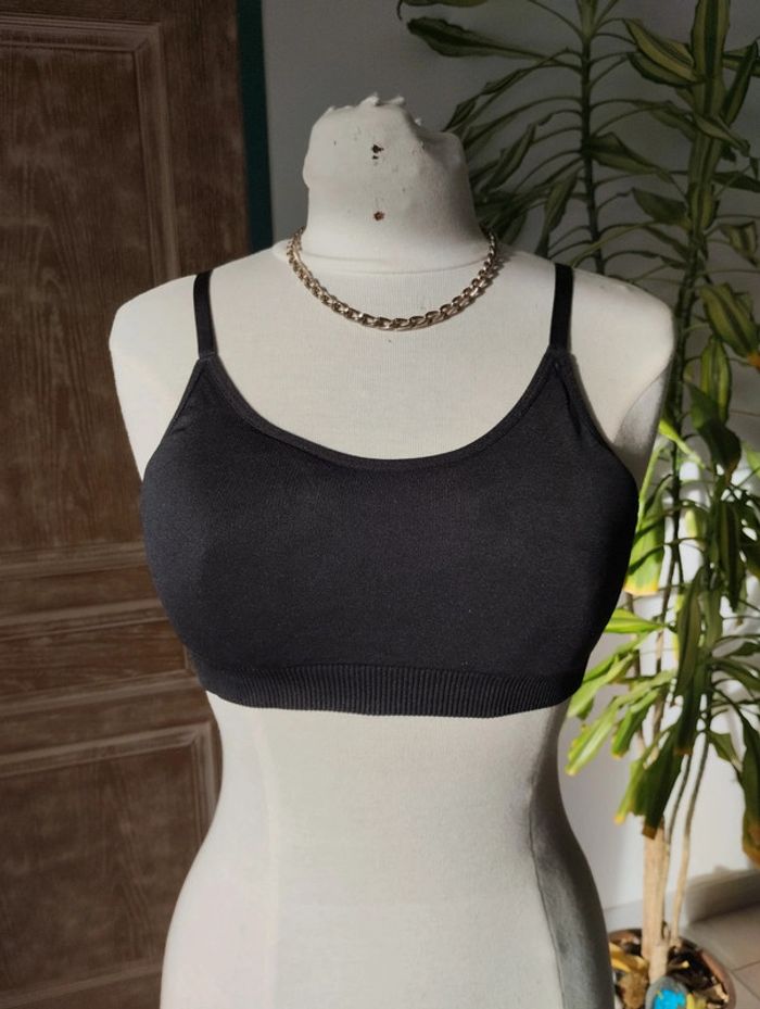 Brassière de sport 🖤 - photo numéro 2