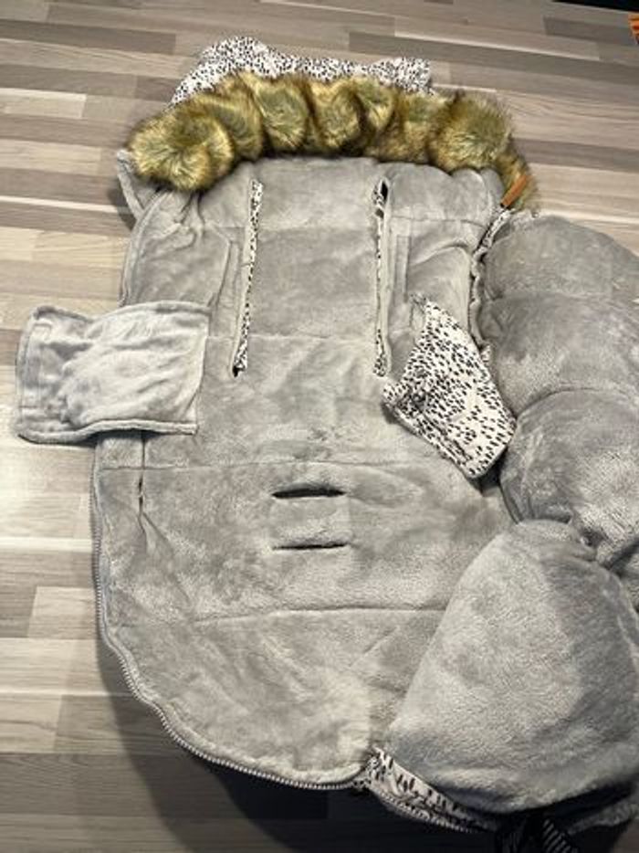 Chancelière fy yiyi - photo numéro 6