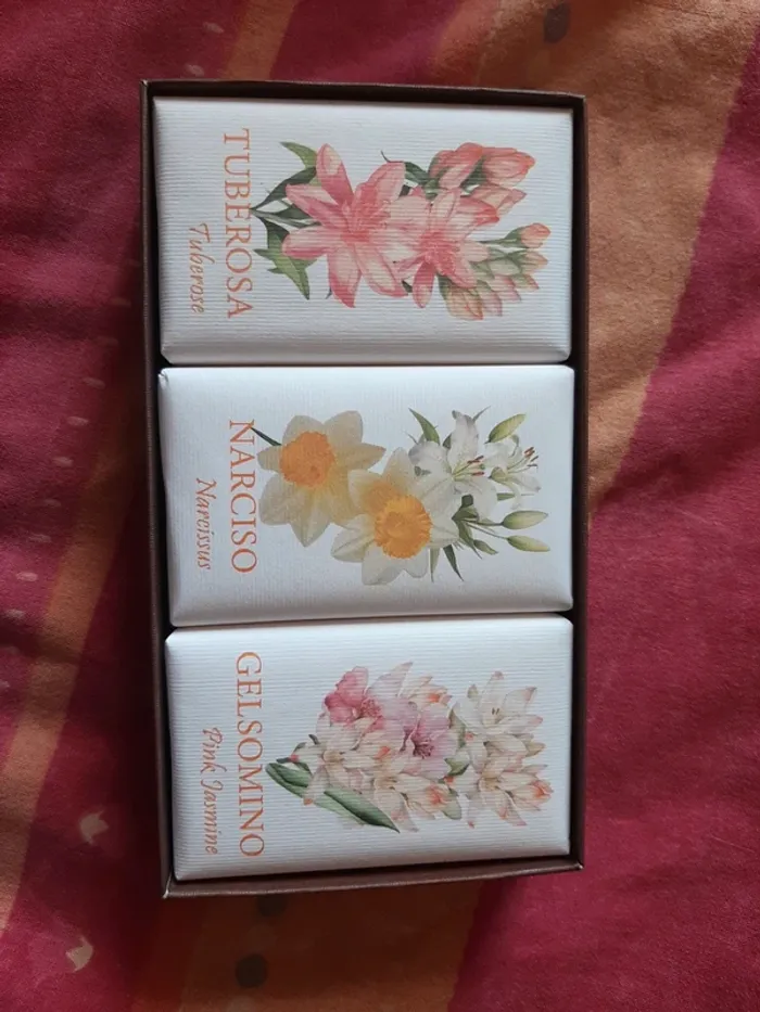 Coffret lot de 3 savons nesti dante neuf - photo numéro 3