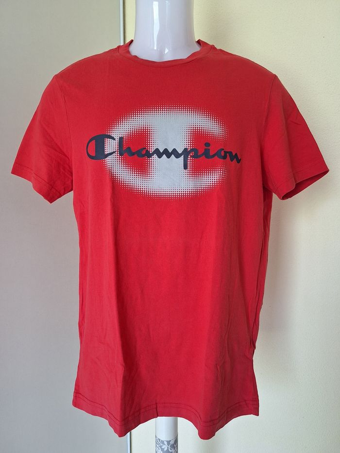 T-shirt taille S marque Champion couleur rouge