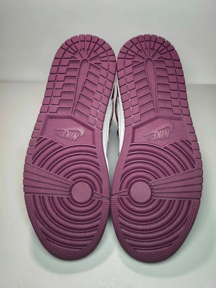Baskets Jordan one mid blanches et bordeaux pointure 42 neuves avec boîte - photo numéro 8