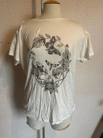 Magnifique r shirt taille unique marque olay neuf avec étiquette