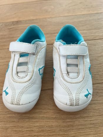 Chaussure puma fille taille 26cm état satisfaisant