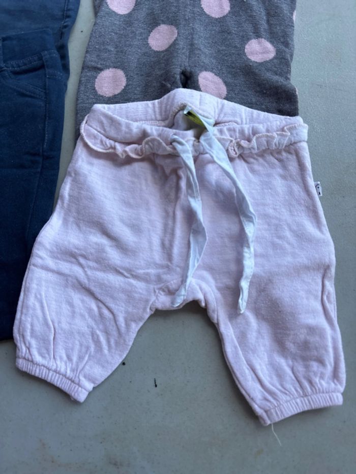 lot de pantalons - photo numéro 3