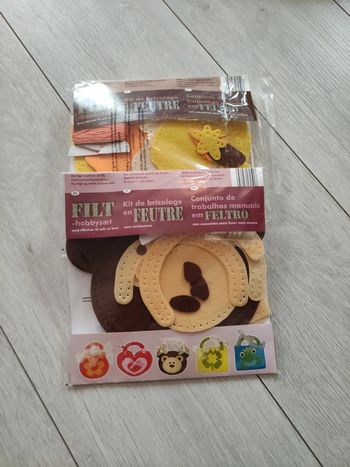 Lot de deux kits de bricolage feutrine