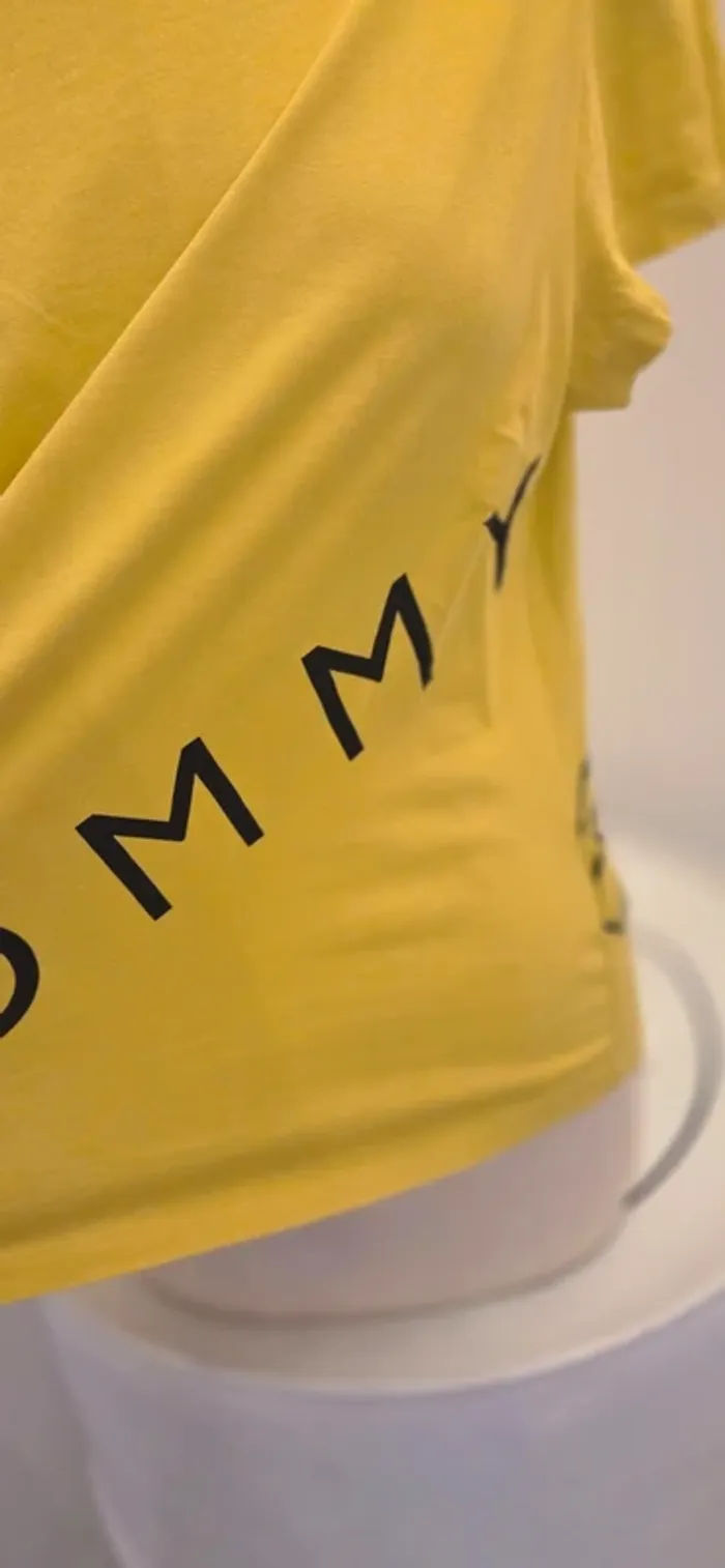 T-shirt jaune Tommy Hilfiger logo diagonal - photo numéro 4
