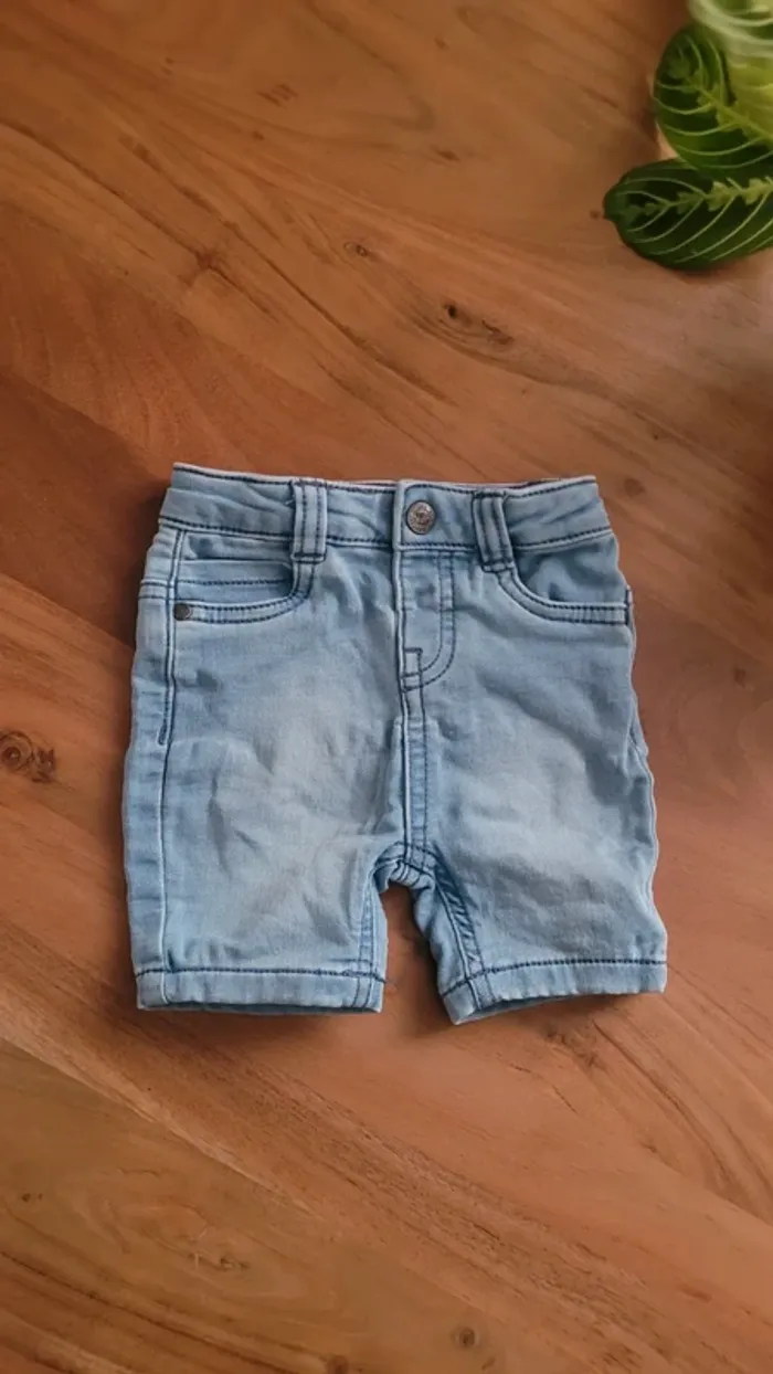 Short garçon 3 mois excellent état