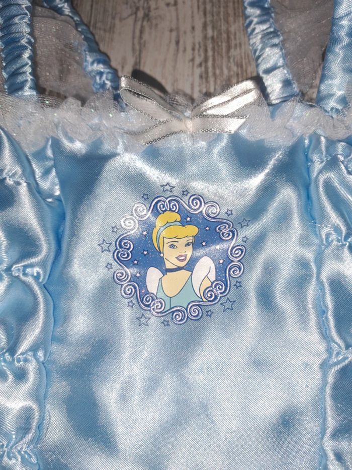 Petit haut dentelle et froufrou Cendrillon disney princesse - photo numéro 2