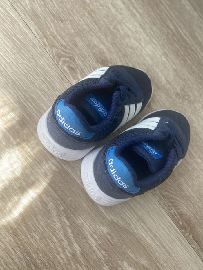 Basket adidas taille 22 neuve - photo numéro 3