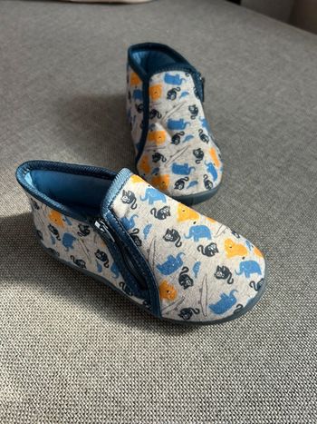 Pantoufles pointure 27