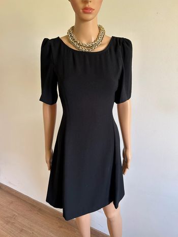Robe noire à manches courtes Mango taille XS jamais portée