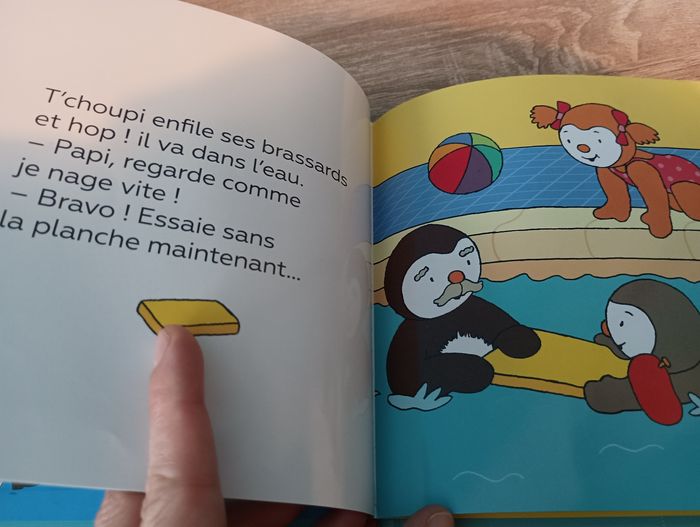 Livre T'choupi va a la piscine histoire a lire et à écouter - photo numéro 4