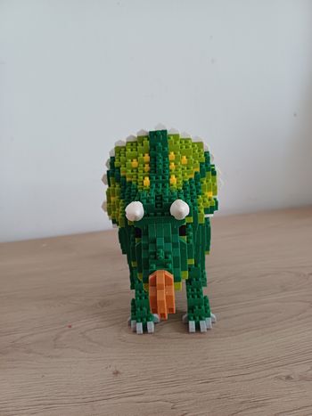 Dino brick