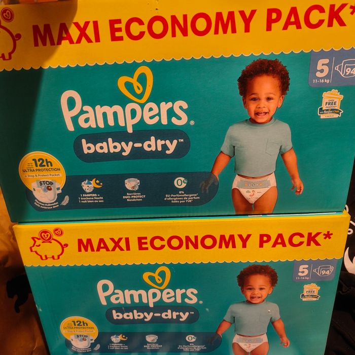 Couches Pampers