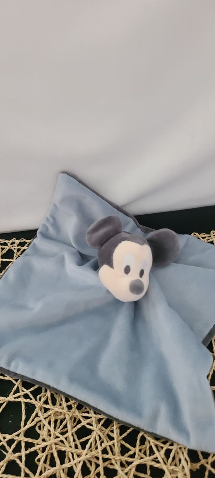 Disney PELUCHE DOUDOU MICKEY TONAL - photo numéro 2