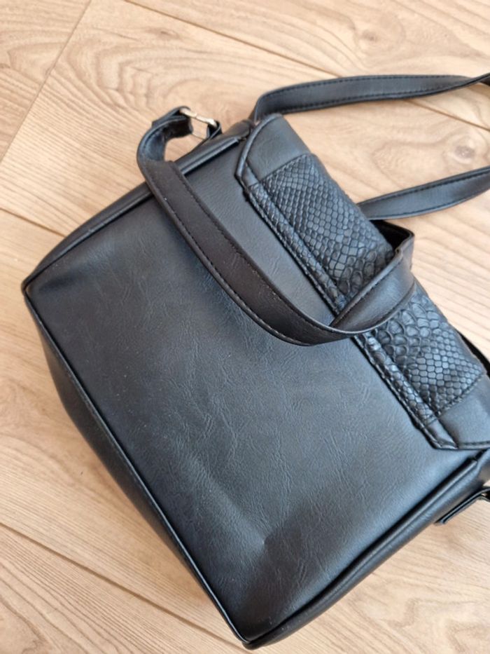 Sac à bandoulière noir effet croco - photo numéro 4