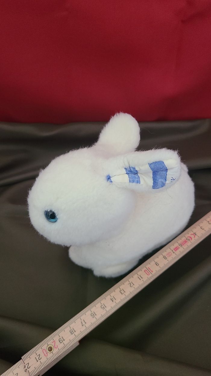 doudou lapin blanc yeux bleu motif bleu oreille hochet vintage - photo numéro 3