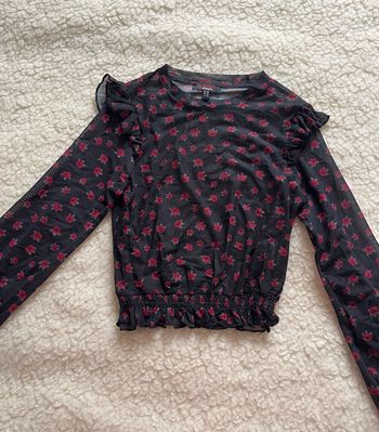 Blouse en mesh noir motif fleuris Jennyfer très bon état