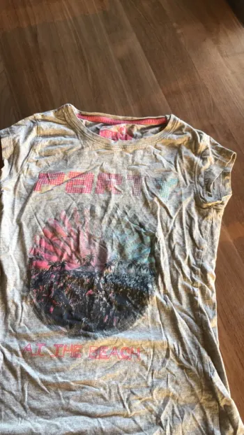 TEE shirt