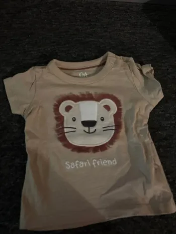 T-shirt lion