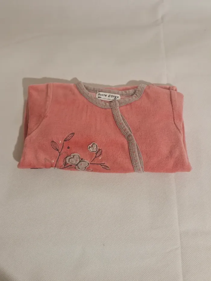 Sucre d’orge - 3 mois - Pyjama avec ouverture pressionnée sur le devant