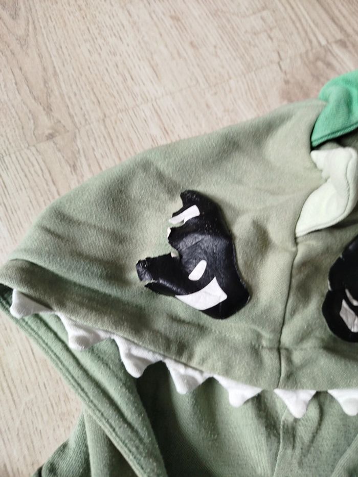 Veste a capuche dinosaure taille 4-6 ans h&m - photo numéro 3