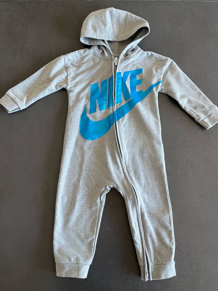 Combinaison Nike 24 mois