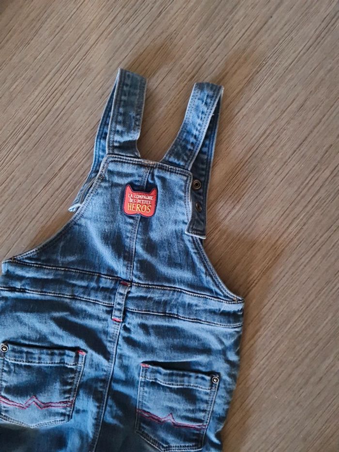 Salopette jeans mi saison 12 mois très bon etat - photo numéro 4
