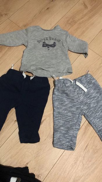 Lot 3 pieces