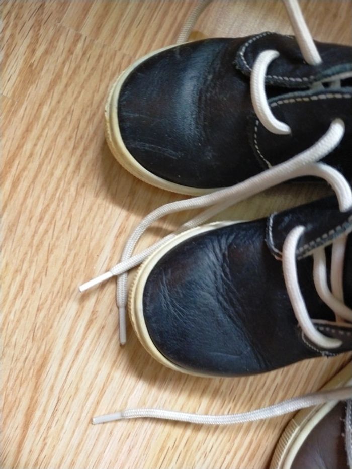 Lot 2 petites de chaussures 21 - photo numéro 2