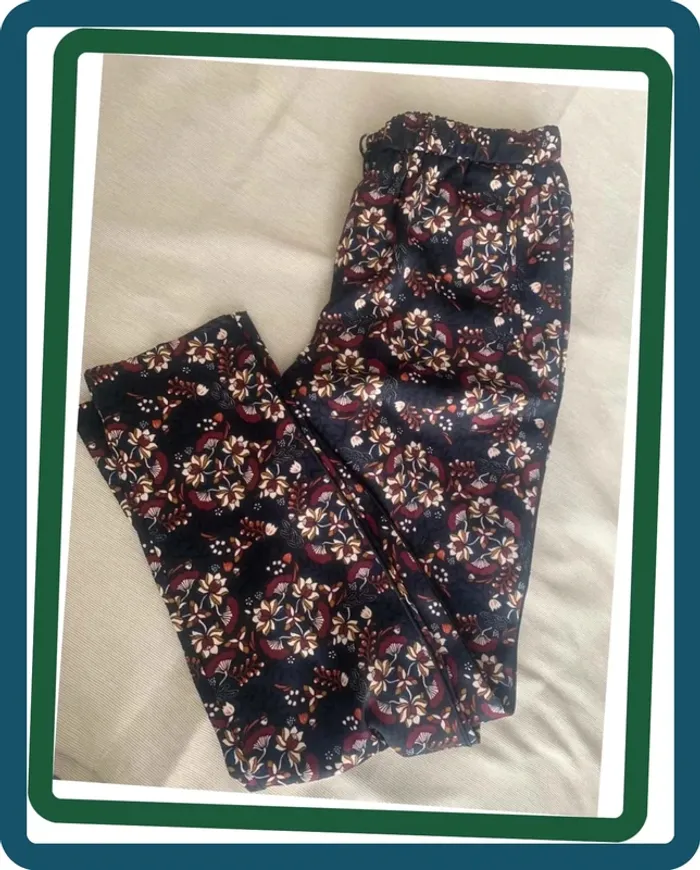 Très beau pantalon classique satiné à fleurs Kiabi 38 - photo numéro 7