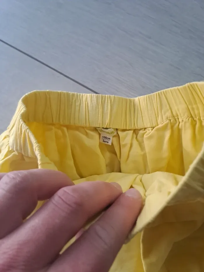 Belle jupe jaune 5ans - photo numéro 3