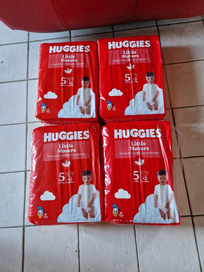 Couches Huggies taille 5