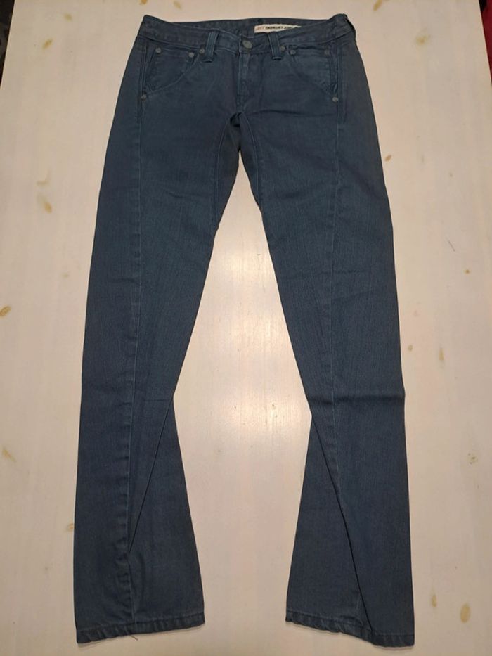 Jeans Levi's engineered vintage 28x32 - photo numéro 2