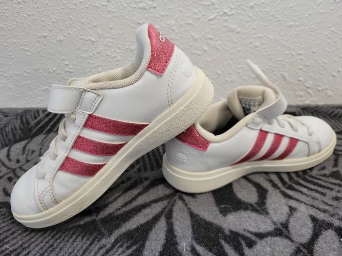 Basket Adidas fille pointure 29 - photo numéro 8
