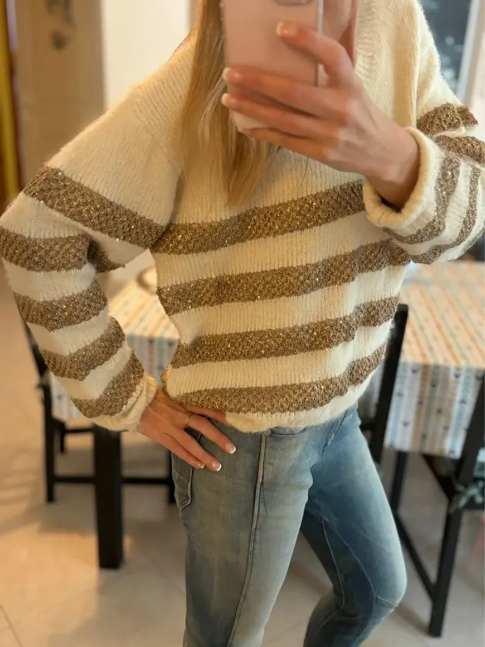 Pull tout doux avec sequins dorés. Taille unique - photo numéro 6