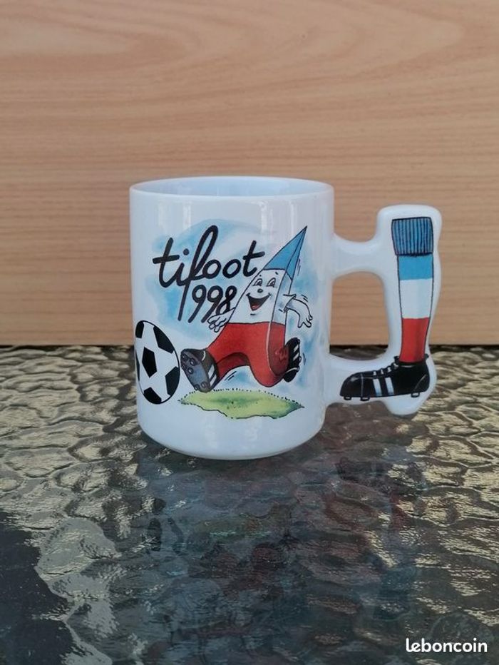 Mug Football.
