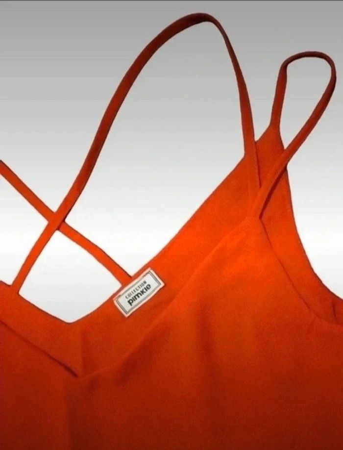 Top court rouge  sexy  taille 34 - photo numéro 3