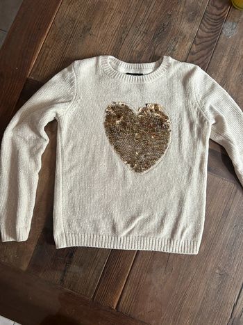 Pull beige tout doux avec paillettes en forme de cœur - 10 ans