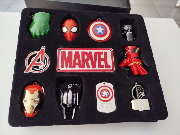 Coffret 10 portes clés Marvel