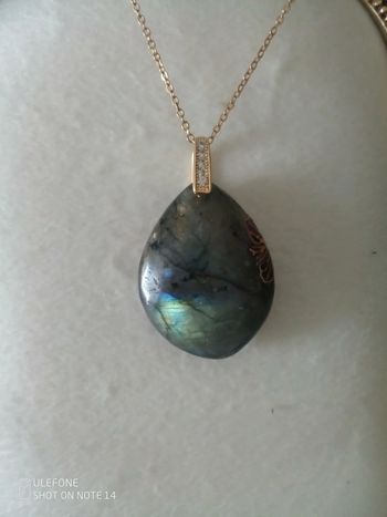 Collier protection pierre de labradorite naturelle