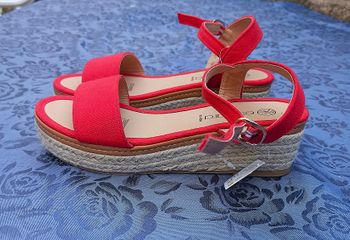 Sandales rouges femme semelles compensées taille 37 confortables
