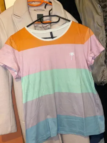 Jolie t shirt au couleur pastel