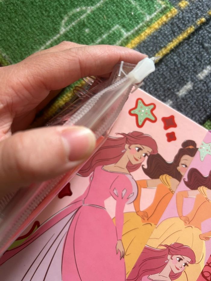 Neuf – Kit écriture + carnet Princesse Disney - photo numéro 2